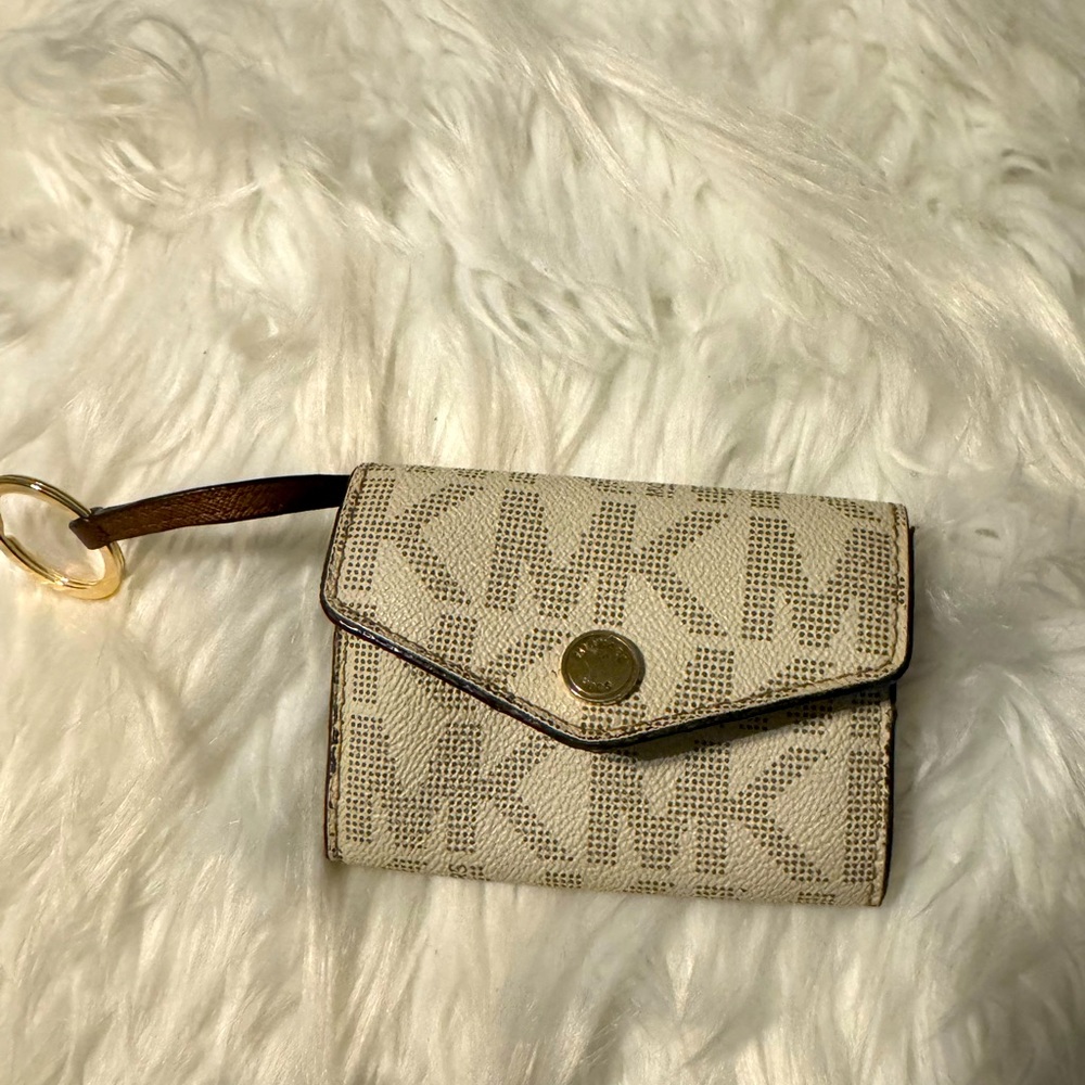 GUC MK Wallet
